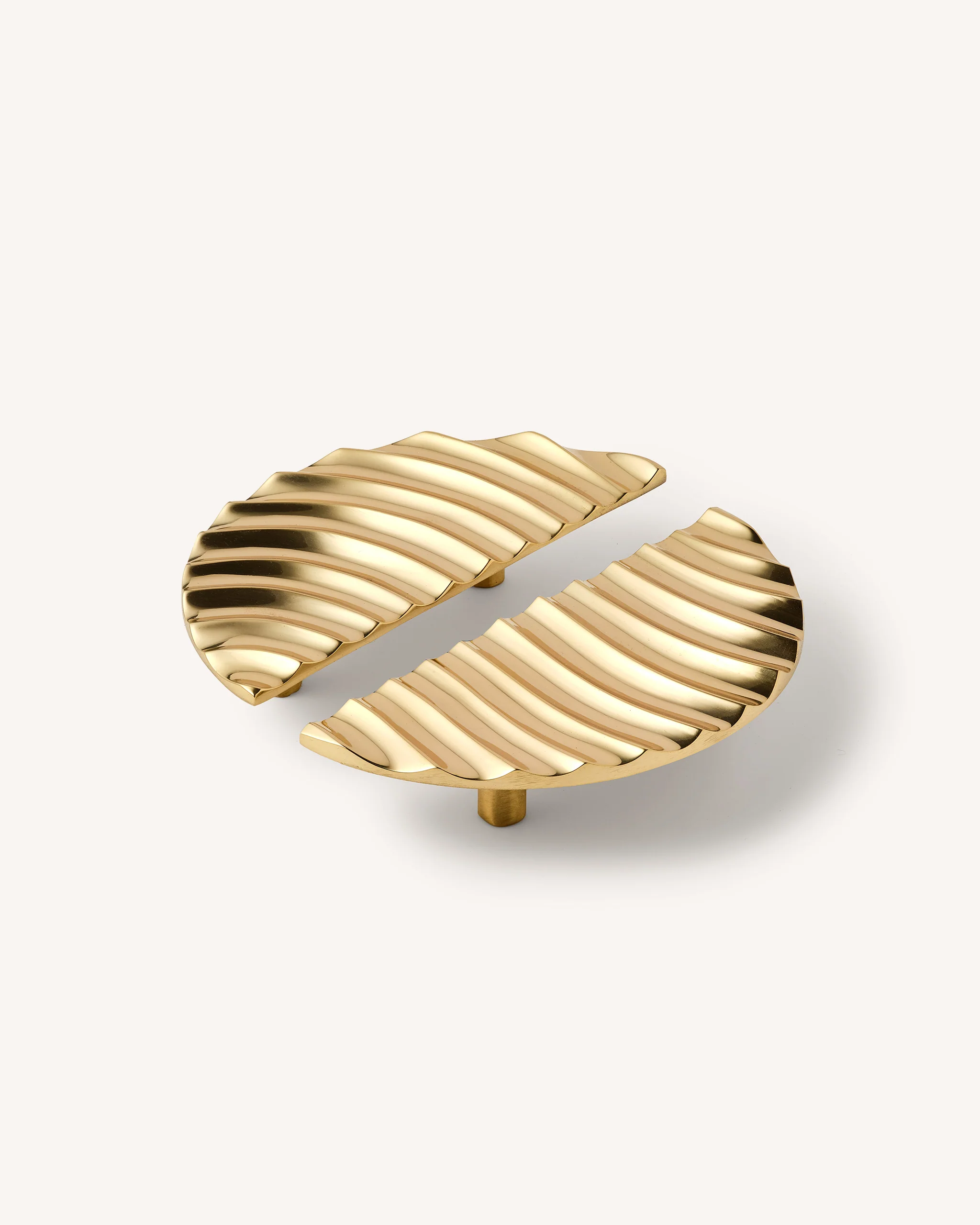 Pair of Medano Pulls, Polished Brass - Image 4